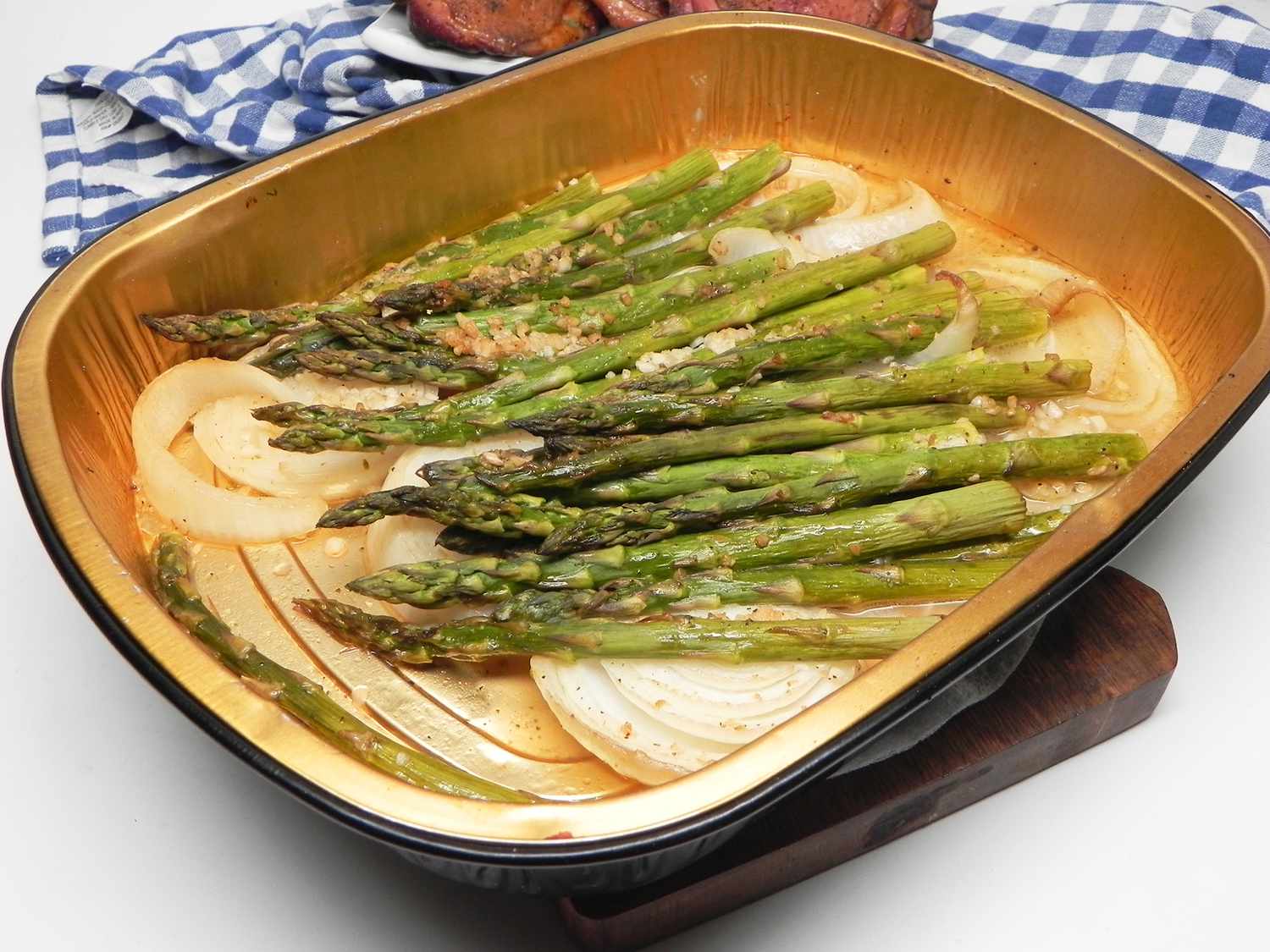 Garlic-Lemon Smoked Asparagus with Sweet Onions