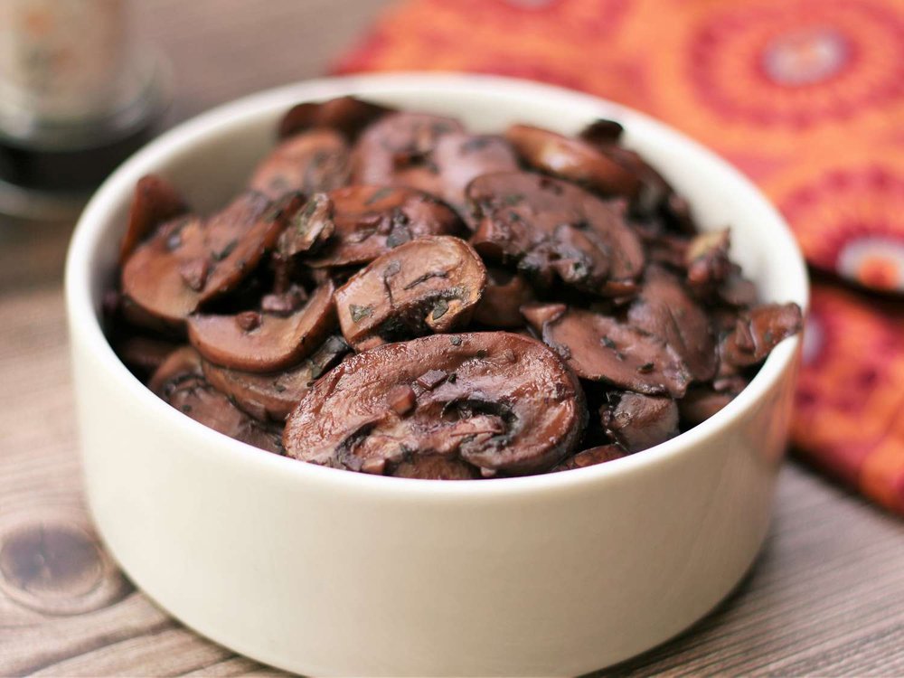 Red Wine Garlic Mushrooms with Basil