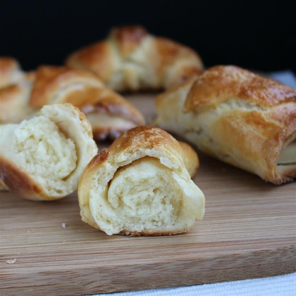 Buttery Gluten-Free Crescent Bread Rolls
