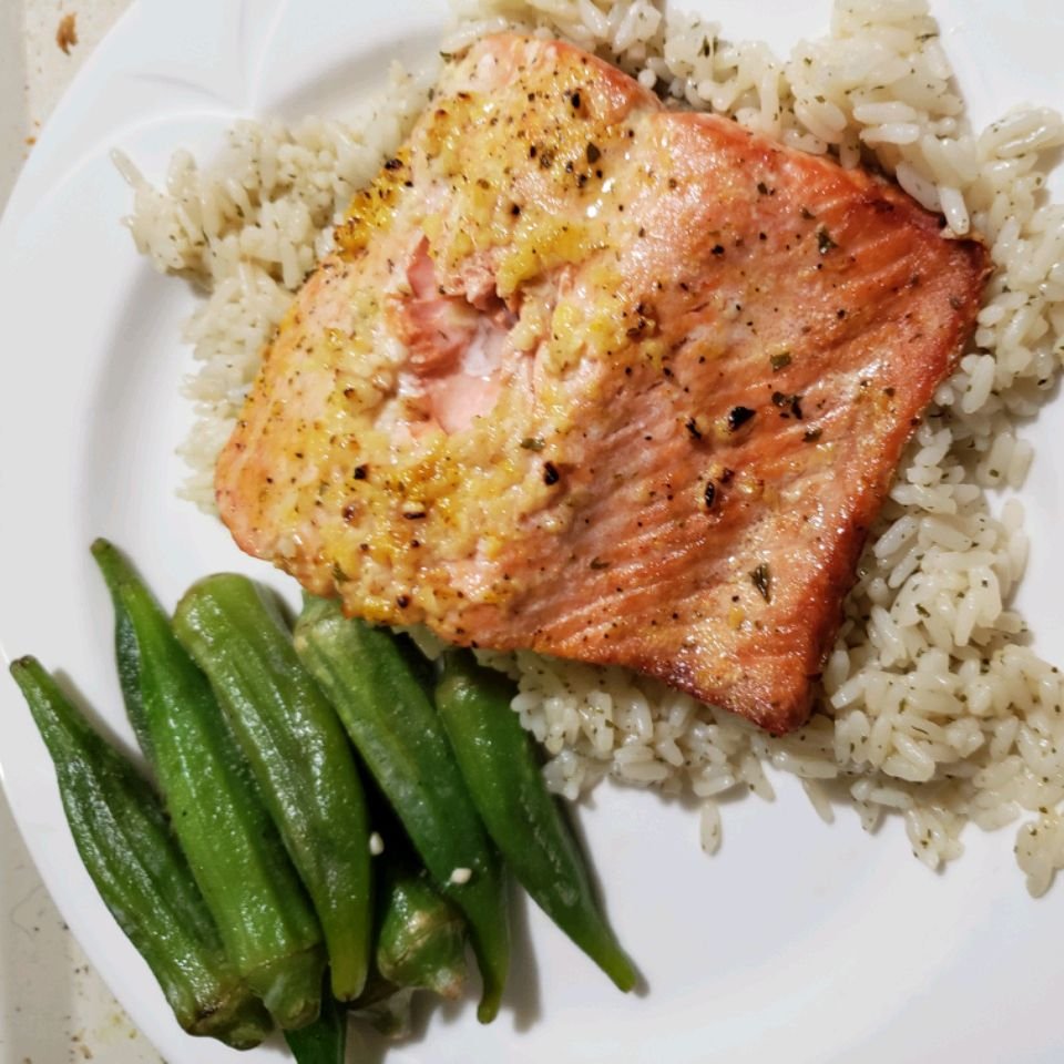 Air-Fried Salmon with Lemon and Garlic