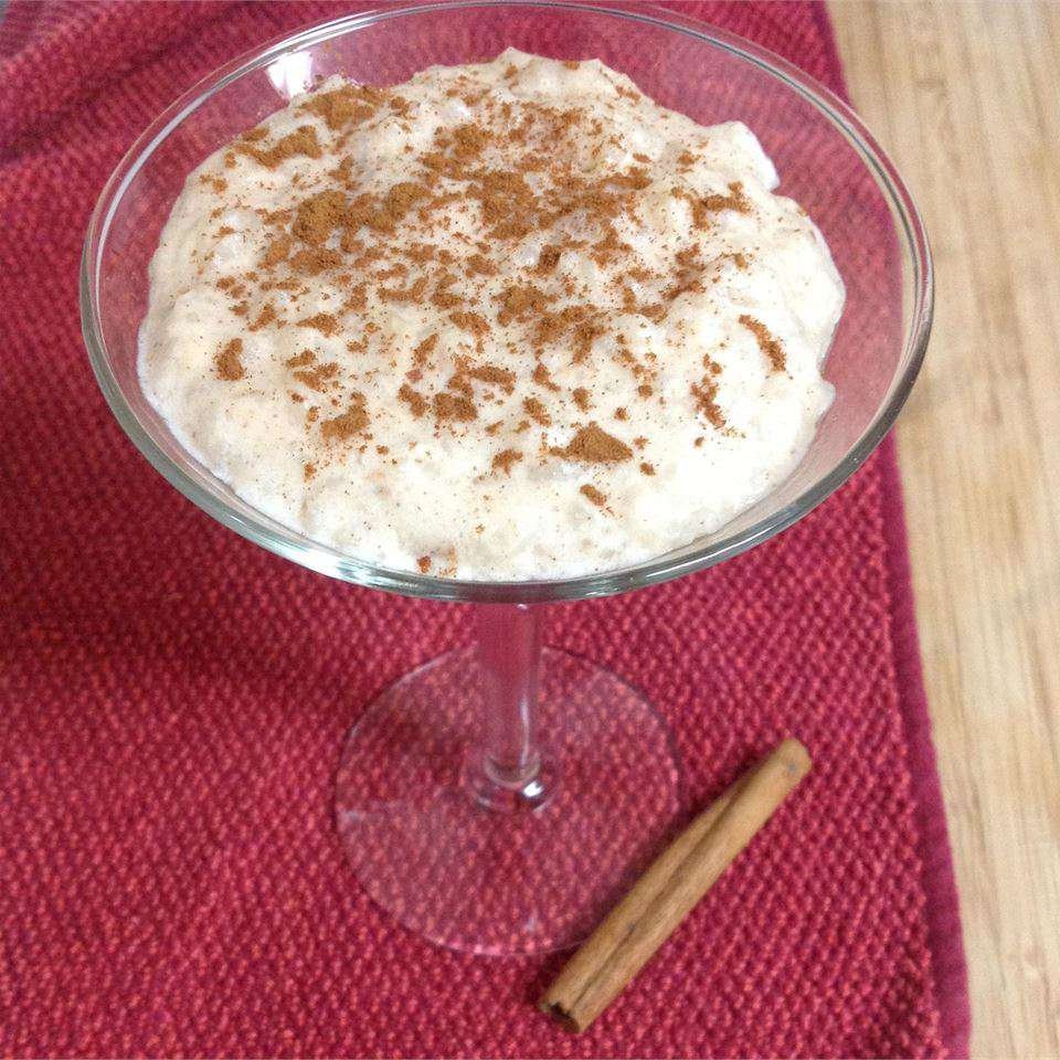 Classic Baked Rice Pudding (Old-Fashioned Style)