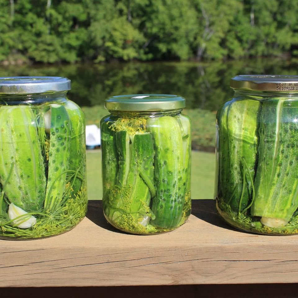 Sous Vide Garlic-Dill Pickles